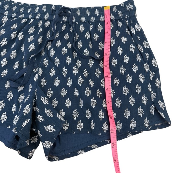Soft Joie Blue and White Casual Shorts NWT - Picture 5 of 7
